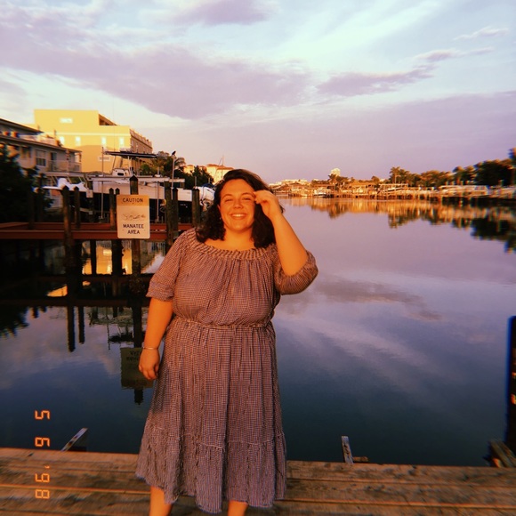 Meet your Posher, Alyssa - Picture 4 of 5